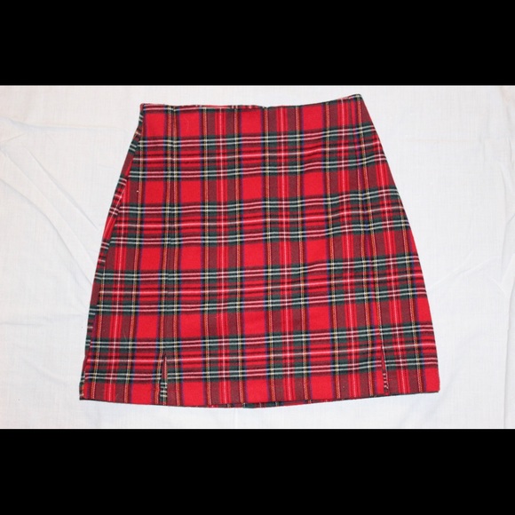 Brandy Melville Dresses & Skirts - Cute plaid mini skirt!